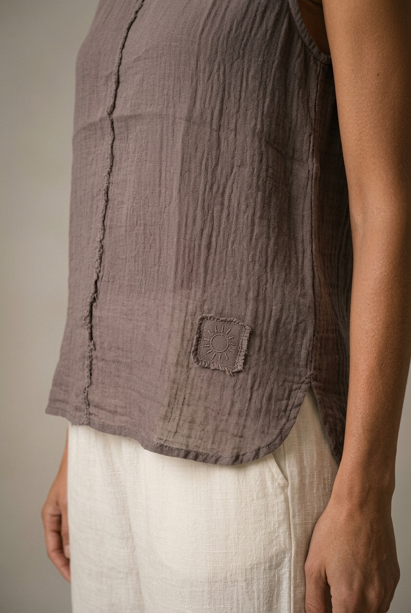 LA VELINO — Sleeveless Linen Top — Brown — detail
