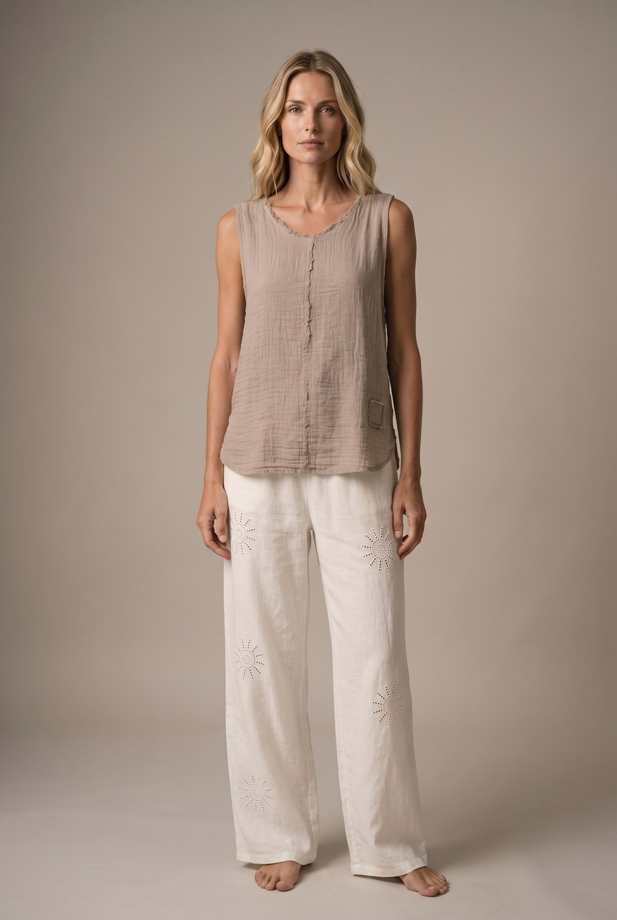 LA VELINO — Sleeveless Linen Top — Beige — front
